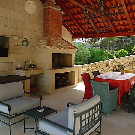 Ursa Minor Villa Sumartin Exterior photo