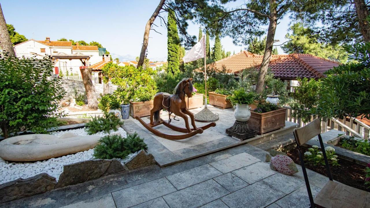 Ursa Minor Villa Sumartin Exterior photo