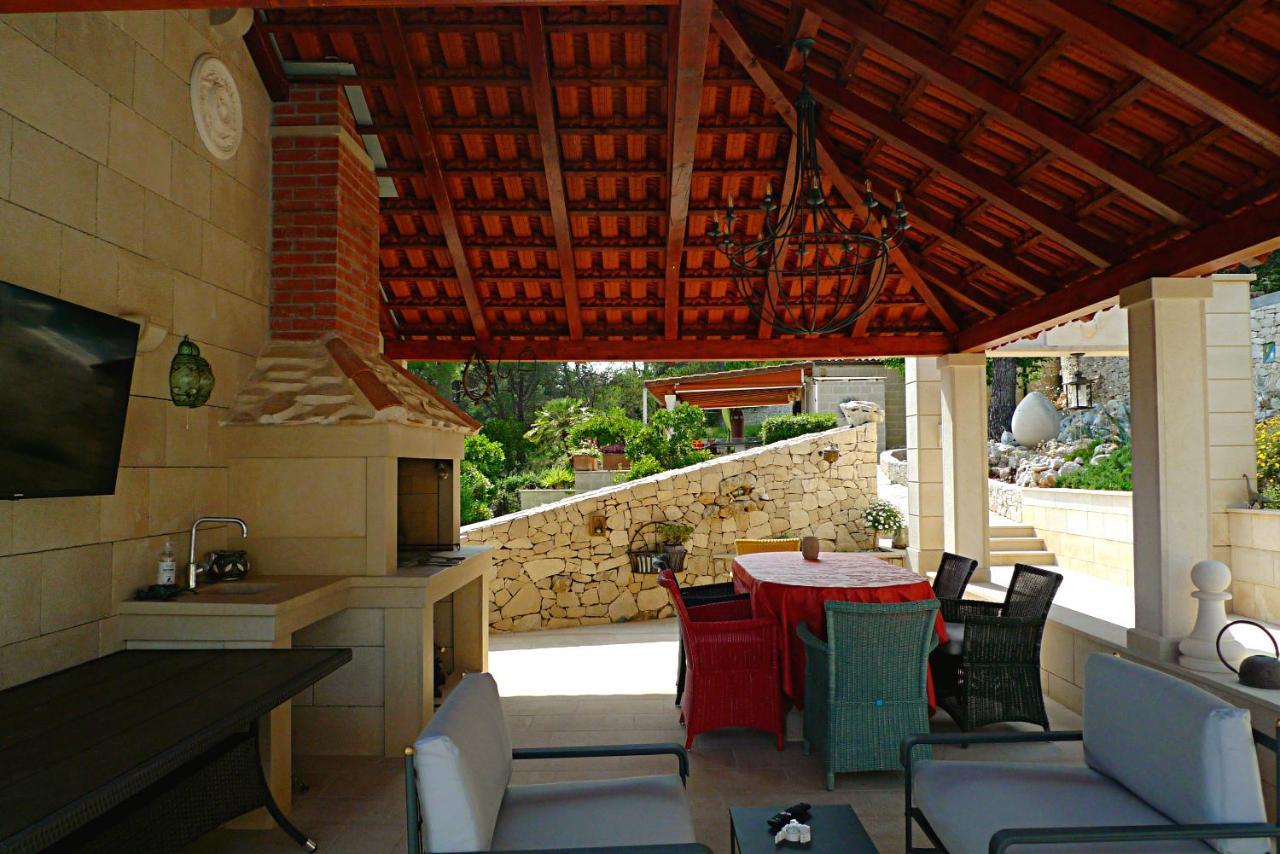 Ursa Minor Villa Sumartin Exterior photo