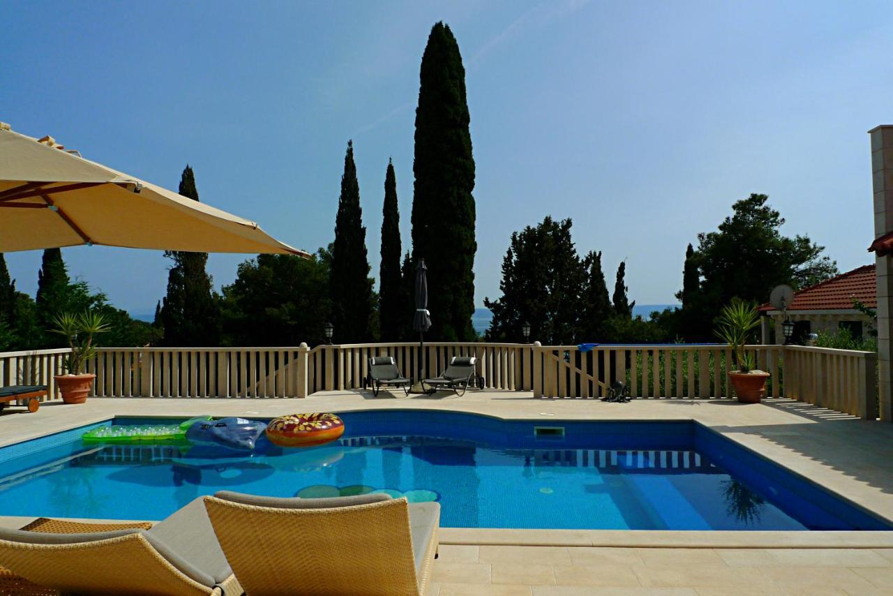 Ursa Minor Villa Sumartin Exterior photo
