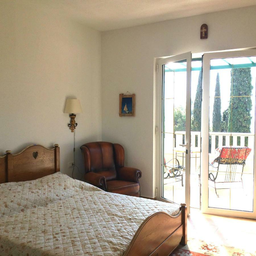 Ursa Minor Villa Sumartin Exterior photo